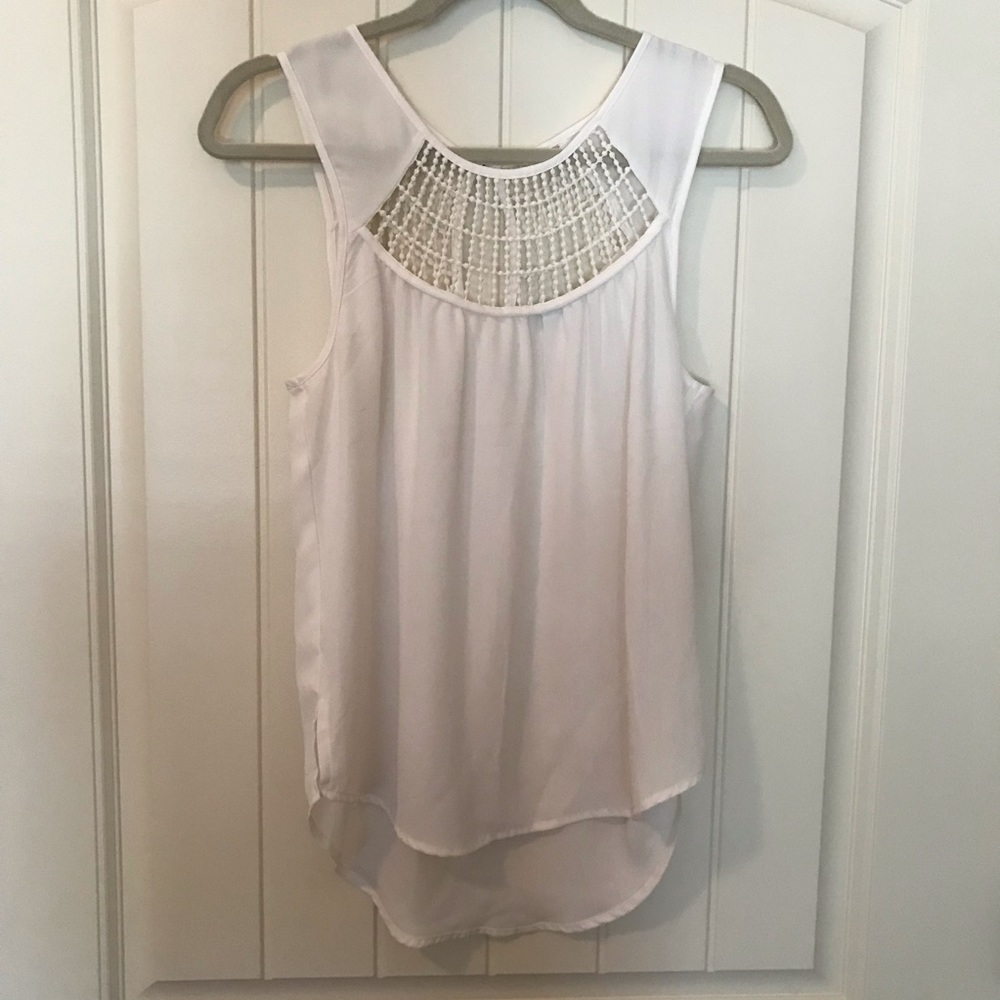 Maurice’s cream chiffon sleeveless blouse size XS